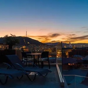 Otel Banovani, Tiflis